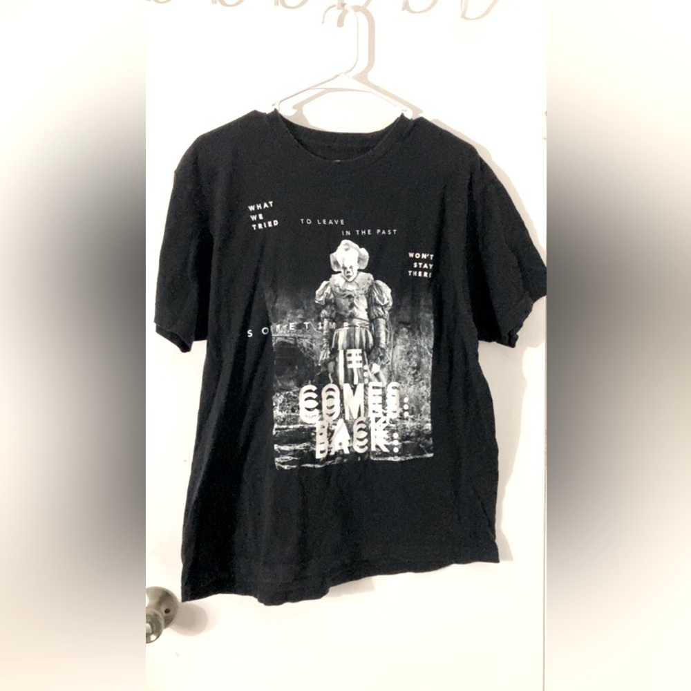 "It" Horror Movie T-Shirt - Pennywise Graphic, Size L